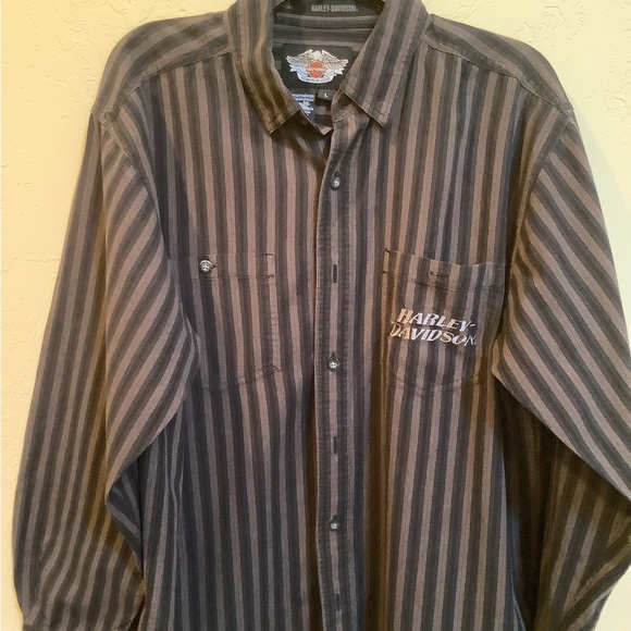 Harley Davidson large button up - Picture 2 of 5